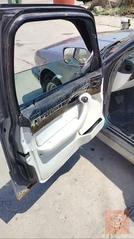 سيارة BMW 525 بيضاء white للبيع في الديوانية