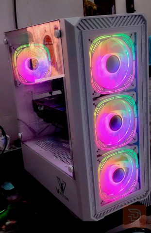 كيس كيمنك مواصفات R7 2700X و GTX 1070TI ابيض للبيع في نينوى