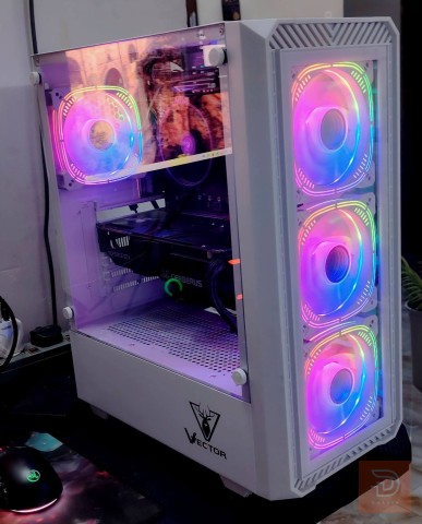 كيس كيمنك مواصفات R7 2700X و GTX 1070TI ابيض للبيع في نينوى