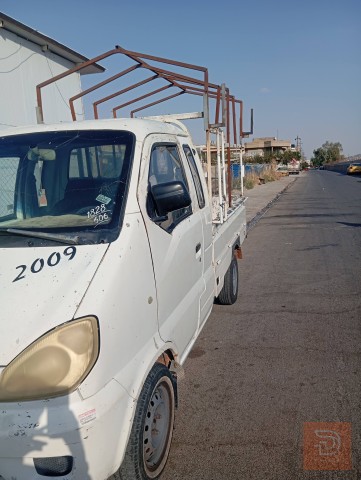 سيارة موديل 2009