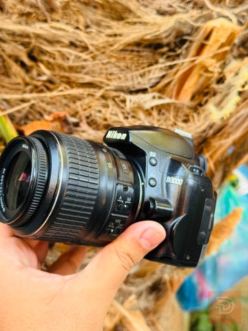 نيكون D3000 مستعمل للبيع في بغداد