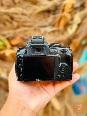 نيكون D3000 مستعمل للبيع في بغداد