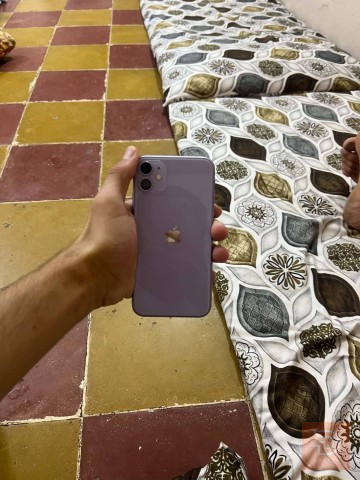 ايفون 11 عادي ذاكرة 64 مستعمل للبيع في نينوى