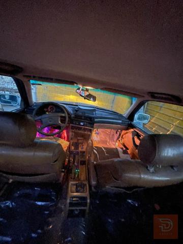 سيارة مديل 93 مع ملحقاتها للبيع في بغداد