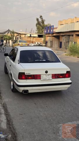 سيارة موديل 1992
