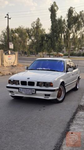 سيارة موديل 1992