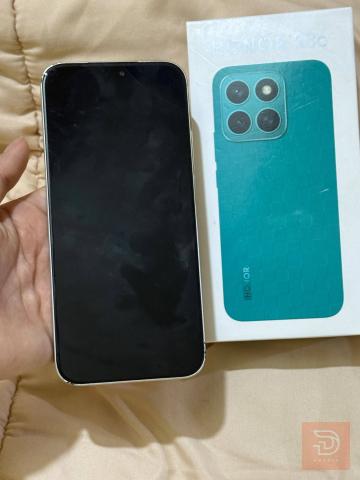 هونر x8c بشاشة بها فطر صغير مستعمل للبيع في البصرة