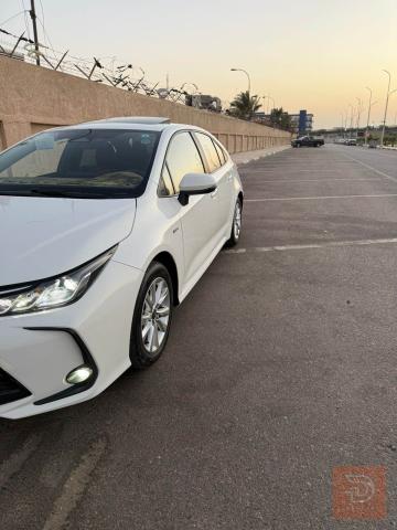 تويوتا كورولا هايبرد 2025 للبيع في البصرة