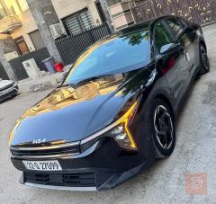 كيا فور لون اسود مواصفات EX 2025 للبيع في بغداد