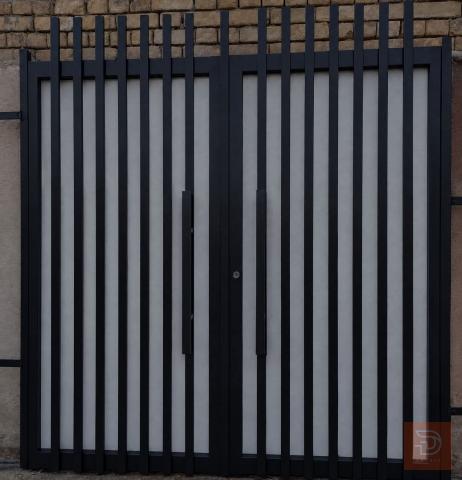باب خارجي هندسي جديد مع جرجوبه حديد للبيع في ذي قار