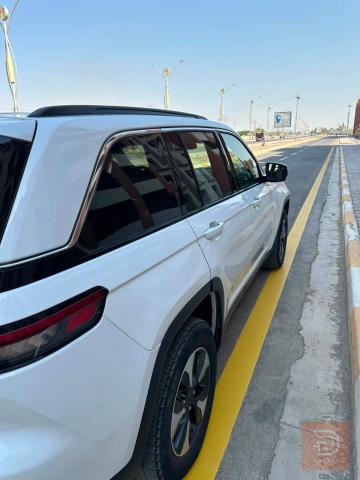 جيب كراند شيروكي 2024 هايبرد للبيع في الديوانية