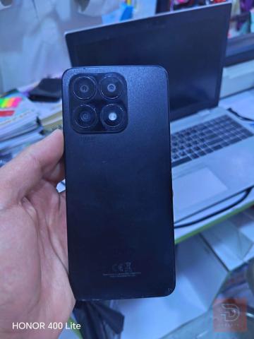 هونر x8a ذاكرة 128 مستعمل للبيع في بغداد