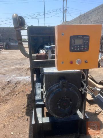 مولد شتاير 250 KVA مستعمل للبيع في الأنبار