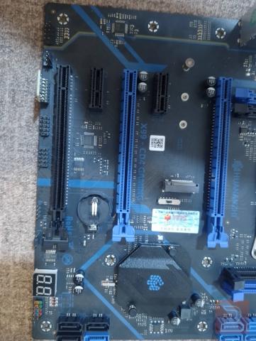لوحة أم HUANANZHIN X99-CD4 GAMING للبيع في نينوى