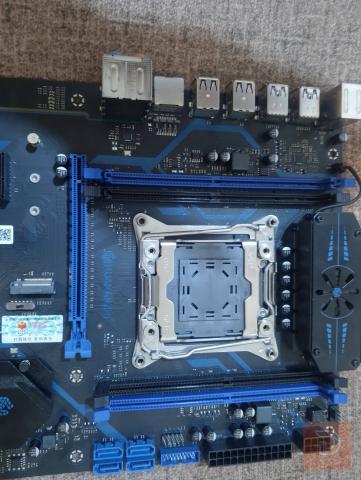 لوحة أم HUANANZHIN X99-CD4 GAMING للبيع في نينوى