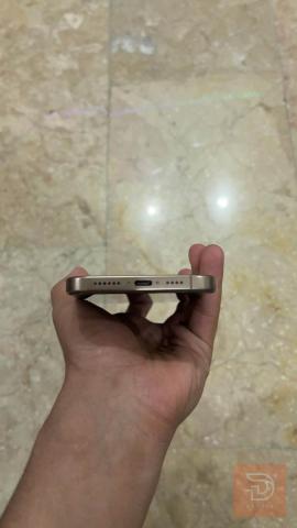 iPhone 16 pro max صحراوي للبيع في بغداد