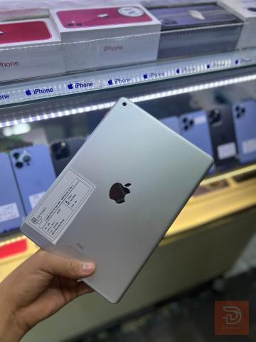 iPad 7 نظافة 100% مستعمل للبيع في بغداد
