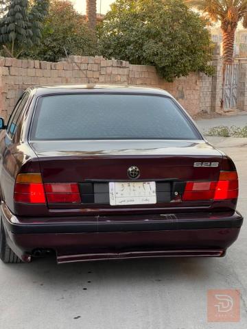 BMW 525 نظيفة ومصبوغة للجمالية 1991 للبيع في بغداد