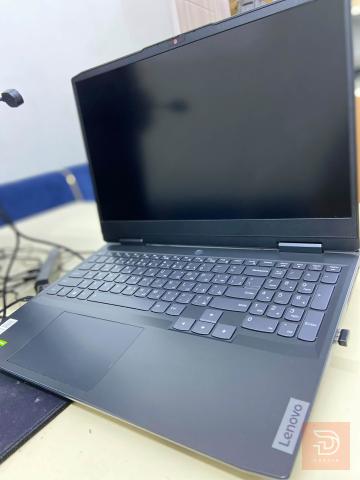 لابتوب Lenovo للألعاب والتصاميم مستعمل للبيع في بغداد