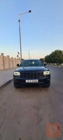 جيب كَراند شيروكي 2019 فئة بلاك توب للبيع في البصرة