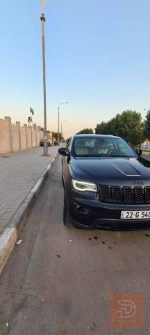 جيب كَراند شيروكي 2019 فئة بلاك توب للبيع في البصرة
