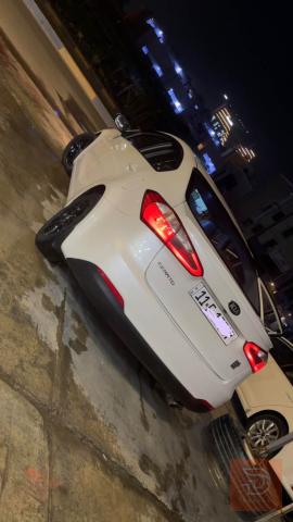كيا سيراتو 2015 ابيض للبيع في بغداد