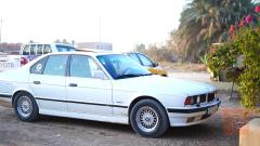 BMW 525 نظيفة ومسويلها إدامة كاملة 1991 للبيع في بغداد
