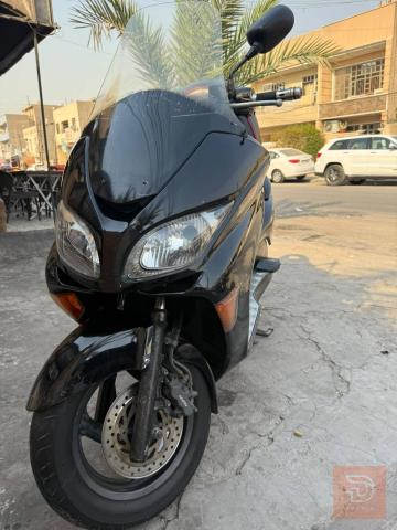 فورزة سوداء مع إضافات رياضية color للبيع في ديالى