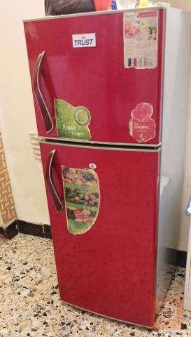 براد ومجموعة ثلاجات