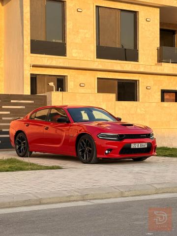 دوج جارجر SXT لون احمر 2022 للبيع في بغداد