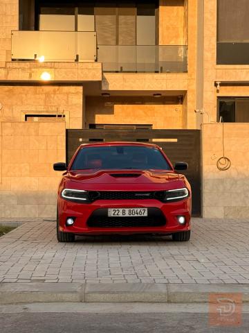 دوج جارجر SXT لون احمر 2022 للبيع في بغداد