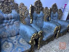 عشره مقاعد للبيع في بغداد