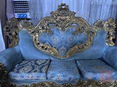 عشره مقاعد للبيع في بغداد