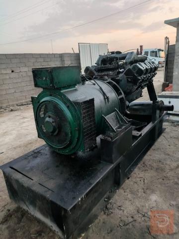 سكانيا 143 مع مولد 350 كافيا مستعمل للبيع في بغداد