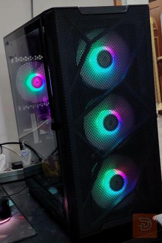 كيس كمبيوتر بمواصفات Intel Xeon black للبيع في نينوى