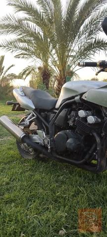 ياماها FZS600 فايزر 2002 للبيع في ذي قار