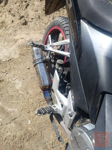 دراجة RR200 مع سويجات وبصمات مستعمل للبيع في بغداد
