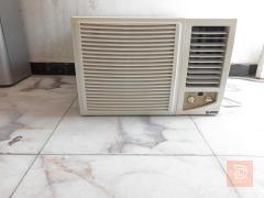مكيف شارك 2 طن مستعمل للبيع في بغداد