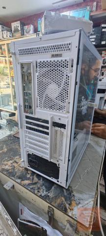 حاسبة دسكتوب مستخدمة مع كارت 5060 ابيض للبيع في ديالى