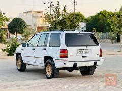 جيب شروكي موديل 95 V8 للبيع في كركوك