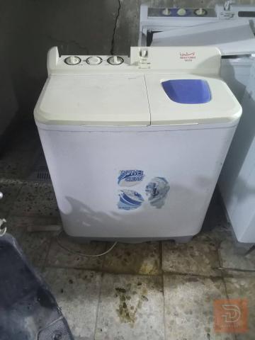 غسالات بأحجام مختلفة للبيع في بغداد