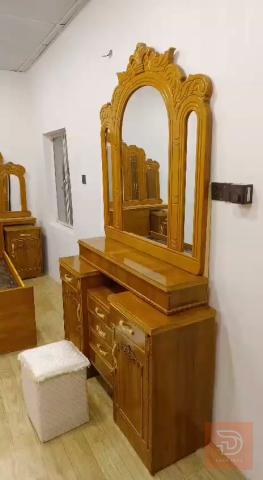 كنتور صاج وخشب خمسة باب ملحق ارتفاع 235 سم للبيع في بغداد
