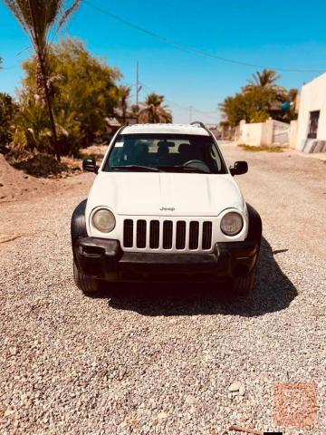 جيب شيروكي 2004 للبيع في واسط