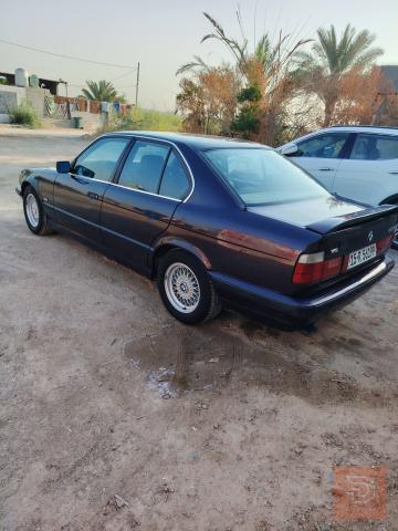 BMW 525 نظيفة ومعدلة 1995 للبيع في بغداد