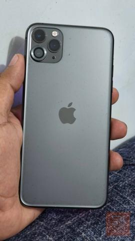 iPhone 11 Pro Max رصاصي 256GB مستعمل للبيع في بغداد