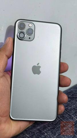 iPhone 11 Pro Max رصاصي 256GB مستعمل للبيع في بغداد