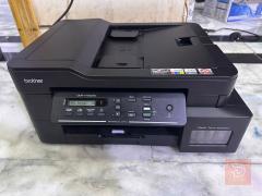 طابعة برذر DCP-T7200W نظيفة مع واي فاي مستعمل للبيع في بغداد