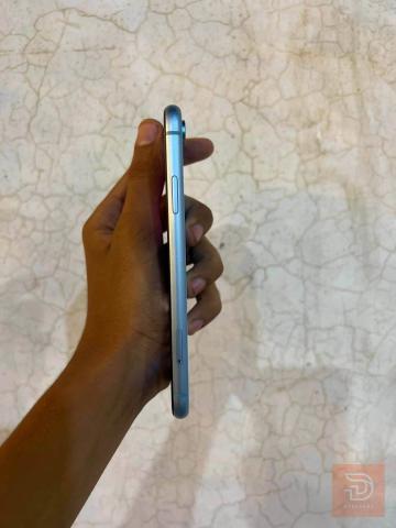 أيفون XR لون سمائي 128 غيغا للبيع في النجف الأشرف
