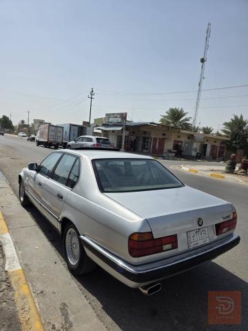 سيارة 8 سلندر موديل 1992 للبيع في بغداد