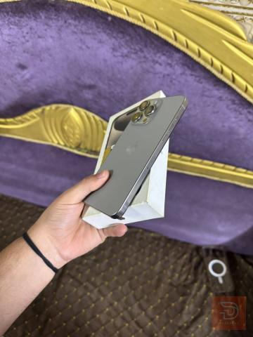 Apple iPhone 15 Pro Max تيتانيوم طبيعي للبيع في بغداد